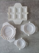 4 Moules à raviolis