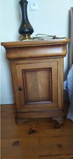 Table de chevet ,merisier massif de style Louis Philippe
