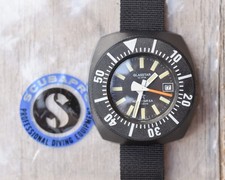 Vintage AQUASTAR Glasstar Automatic Diver Watch with Original Scubapro Bag