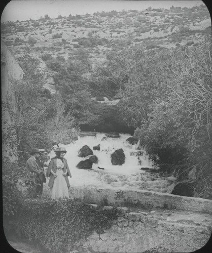 Source fontaine evêque - source,