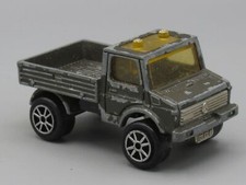 Camion Unimog tout terrain -