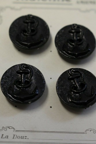 Bouton ancien couture en - ,