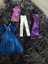 Vêtements Barbie Et Autres 