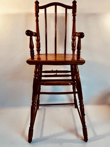 Jolie chaise haute - chaise, de