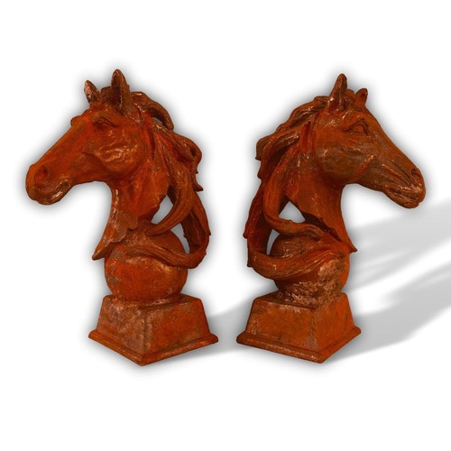 Sculpture tête cheval - de,