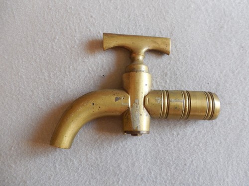 Ancien robinet tonneau - robinet, en