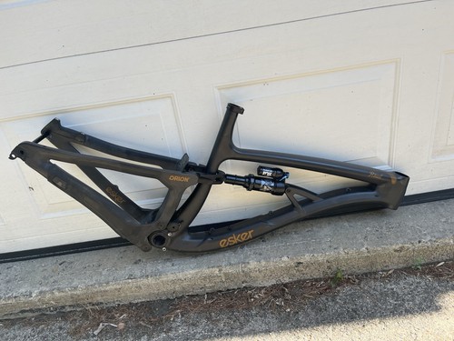 Esker rowl carbon mountain - esker,