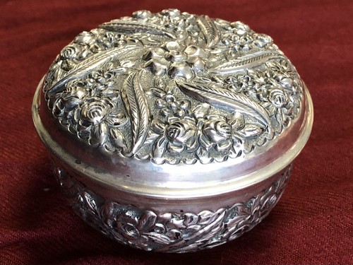 Jolie ancienne boîte - boîte, en