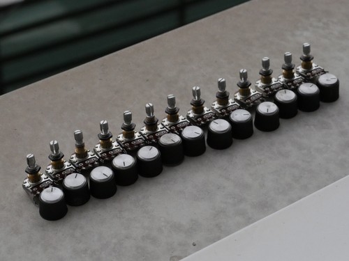 Lot potentiomètres 10k - 13,