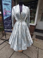 Robe Vintage Originale Années 50 60. Tissu Brocart Fait Main Du Milieu Du Siècle