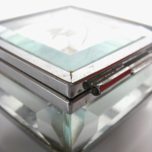 Ancien petit coffret - , en