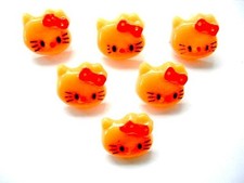 LOT 6 BOUTONS ACRYLIQUES 