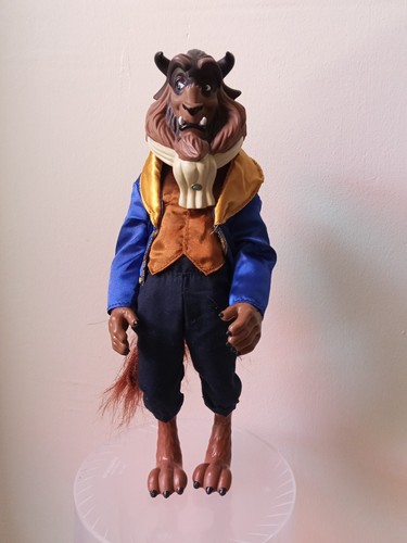 Poupee figurine belle la - la, et