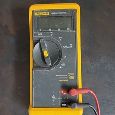 Fluke 70-III Multi-Meter With Test Leads, Screen Comes On, Changes with Dia