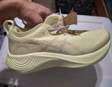 NEW ASICS Gel NIMBUS MIRAI 1013A138  Huddle Yellow Running SZ 10 Men