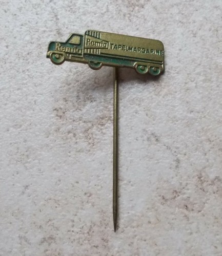 Badge vintage pins truck - vintage,