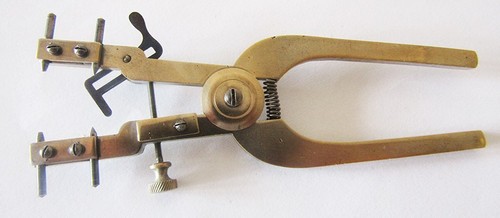 Ancien outil horloger - ,
