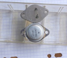 2x Motorola 2N3055 Transistor TO3. Prix pour un lot de 2 pièces.