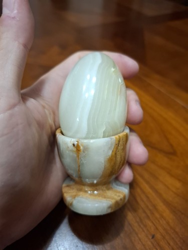 œuf socle pierre - et,