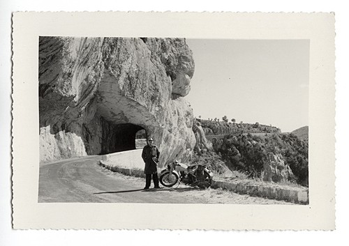 C234 homme avec moto triumph - homme,