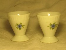2 vintage egg cups small cup holder floral ceramic ? porcelain shot glass 54