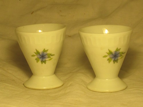 Vintage egg cups small - egg,