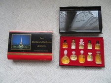 COFFRET 10 MINIATURES LES MEILLEURS PARFUMS DE PARIS    LIRE 