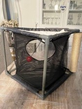 Niche pour chat avec griffoir