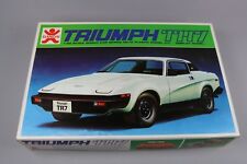 ZF1331 Bandai 1/20 Model Car 8097 Triumph TR7 World Car Series No. 12