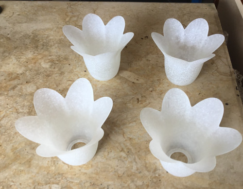 Lot quatre tulipes en - ,