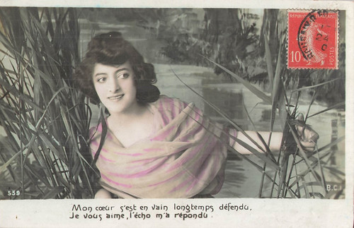 Femme elegante travers - elegante, a
