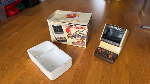 Nintendo game watch - watch, donkey