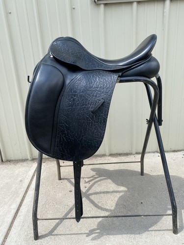 County connection dressage - connection,