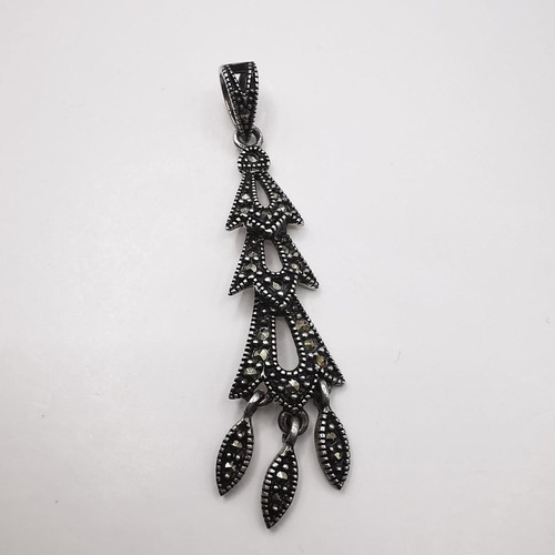 Ancien élégant pendentif