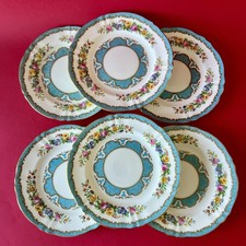 6 petites assiettes porcelaine