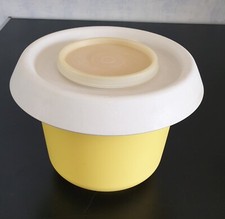 Petit bol batteur jaune –