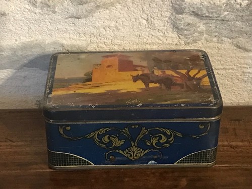 Ancienne boîte fer - en,