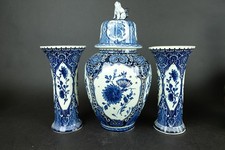 Garniture de vases européens