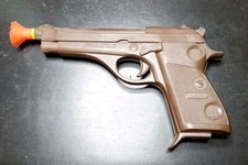 PLACO TOYS T.M. BARETTA PLAY GUN WITH PLASTIC DART