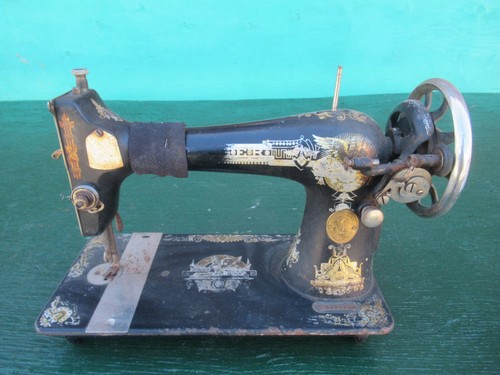 Vintage singer sewing machine - singer,