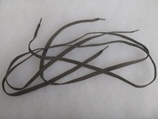 Une paire de lacets militaire