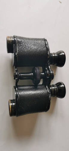Paire jumelles marquée - de,
