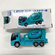 Châssis de camion bétonnière Tomica UBE Giga (moteurs Isuzu) non à vendre