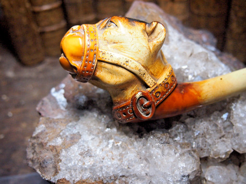 Grosse pipe sculptee - pipe, ecume