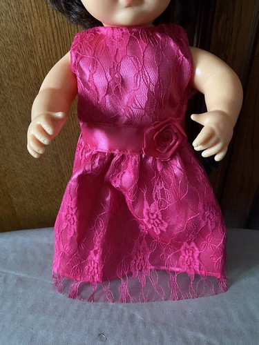 Magnifique robe pour poupée