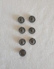 LOT DE SEPT BOUTONS CHANEL 18