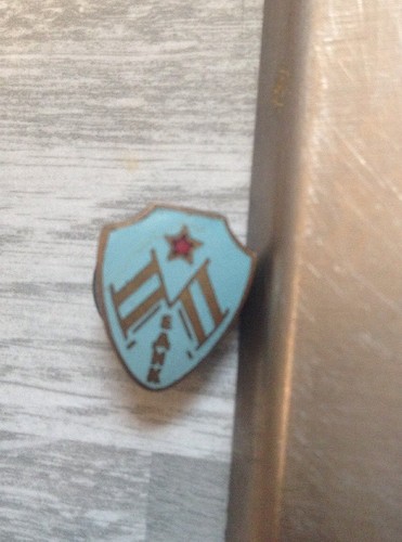 Ancien bouton insigne - bouton,