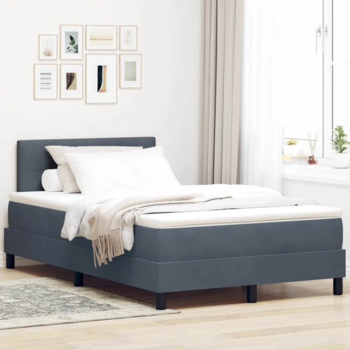 Lit ressorts avec - à, matelas