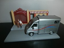 DIORAMA RENAULT MASTER VAN
