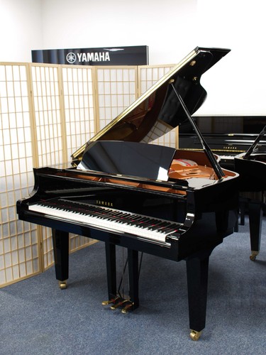 Yamaha piano queue modèle - queue,,